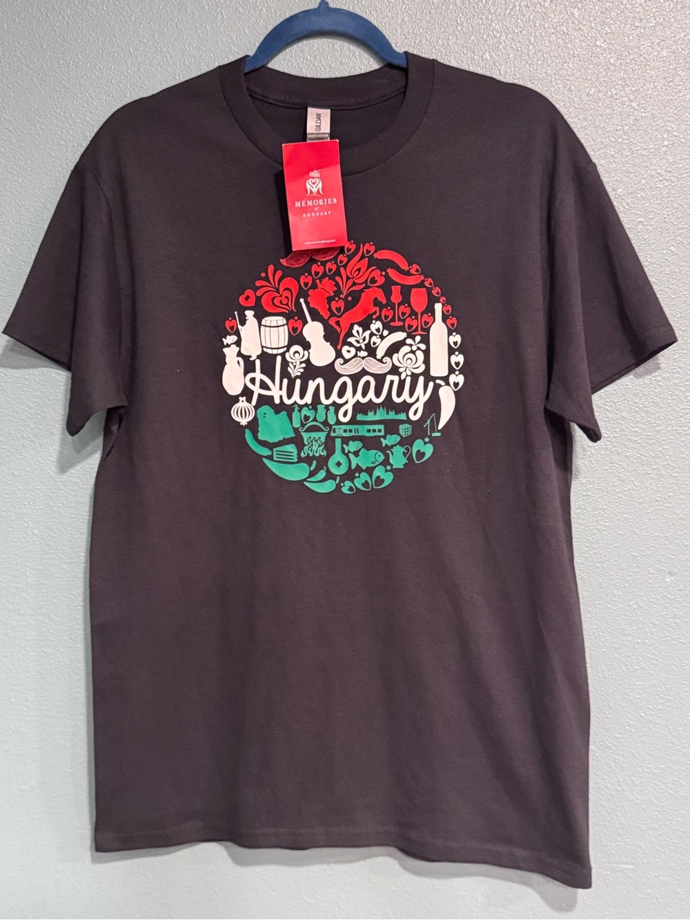 NWT Memories of Hungary Graphic T-Shirt Black Men’s Medium